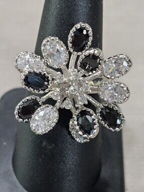Tivoli Silver Tone Black & White Rhinestone Flower Statement Ring Size 7.75
